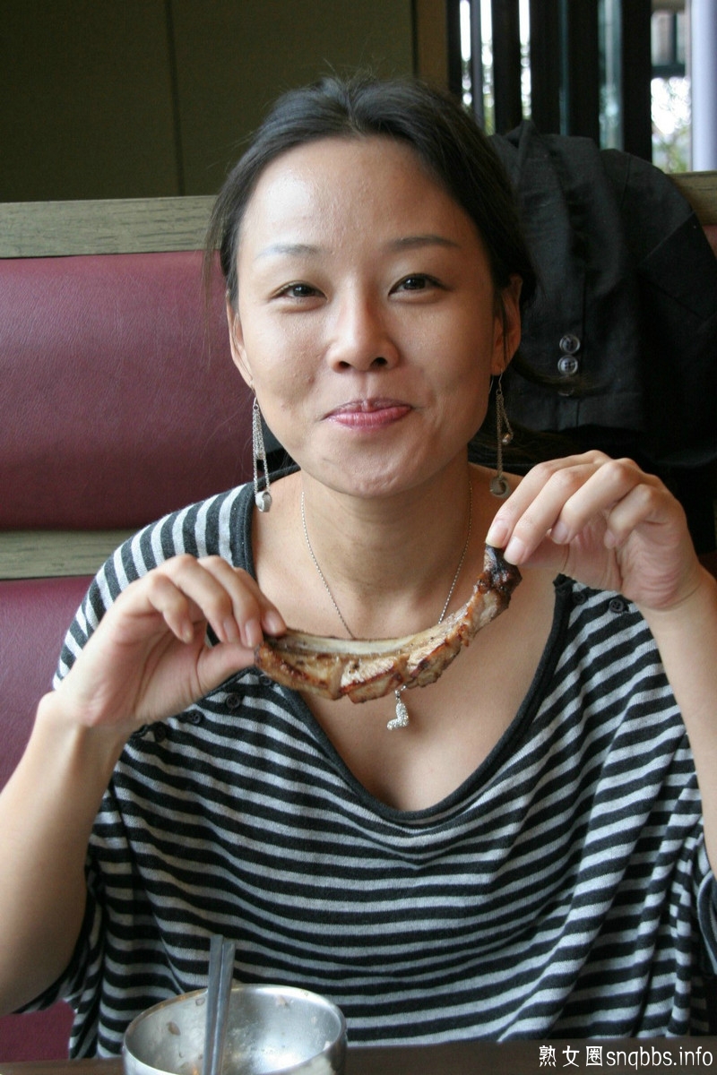 [熟女最美]其实我们不是喜欢熟女而是喜欢美丽的熟女