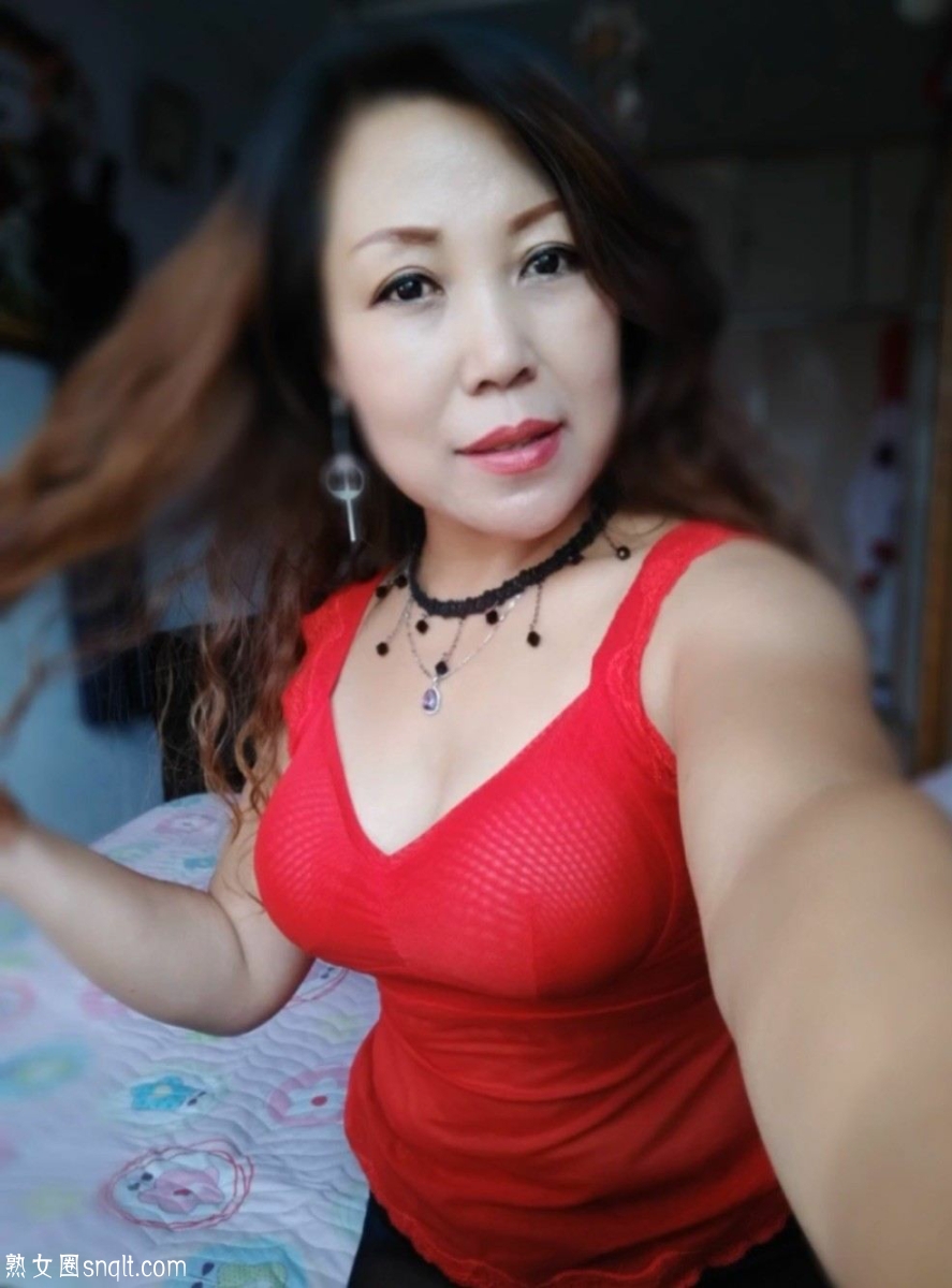 [熟女最美]我家邻居大姐，风韵熟妇的大肥臀