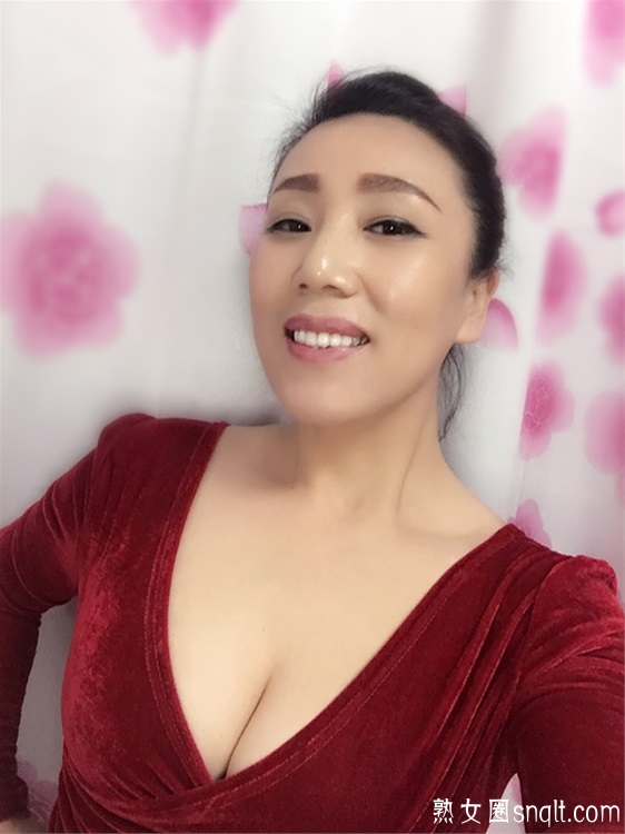 【经典推荐】68年极品熟女-保养的真好，关键是是风韵